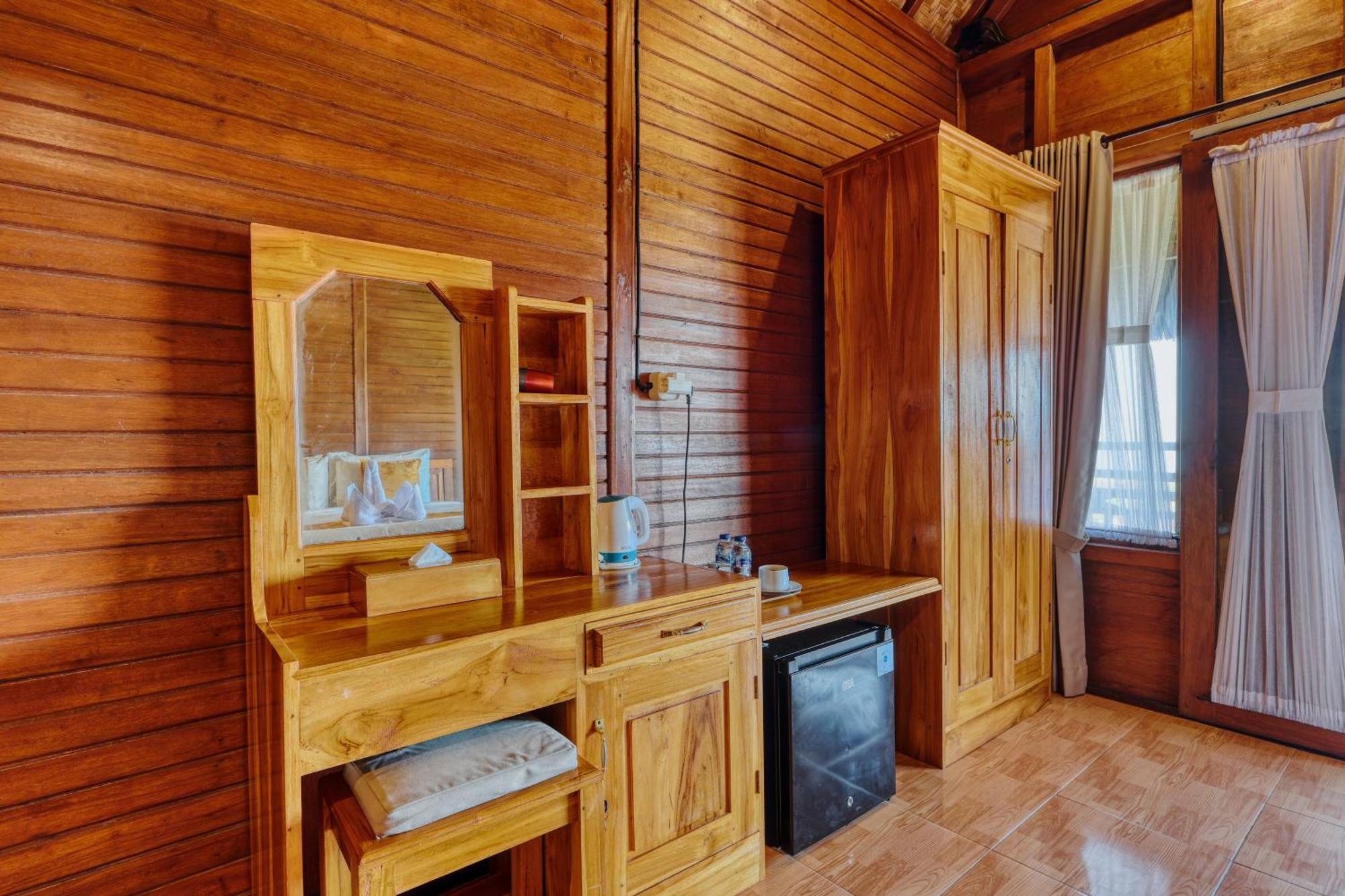 Hotel Sebuluh Sunset Hill Batumadeg Pokój zdjęcie